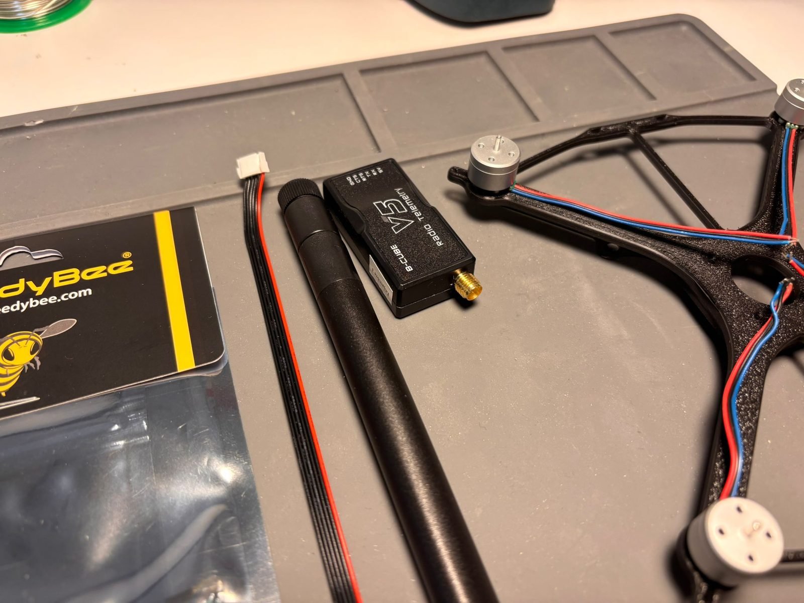 Radio de telemetría SiK para enviar datos en tiempo real al mission planner.